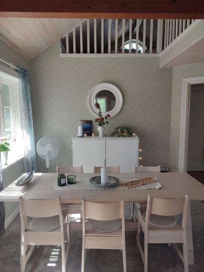 Villa I Norrtaelje ภายนอก รูปภาพ
