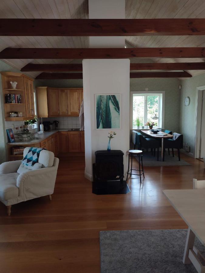 Villa I Norrtaelje ภายนอก รูปภาพ